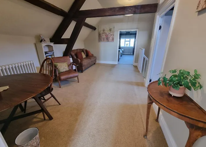 Lower Hollin- Suite With Countryside Views Within A Private Home