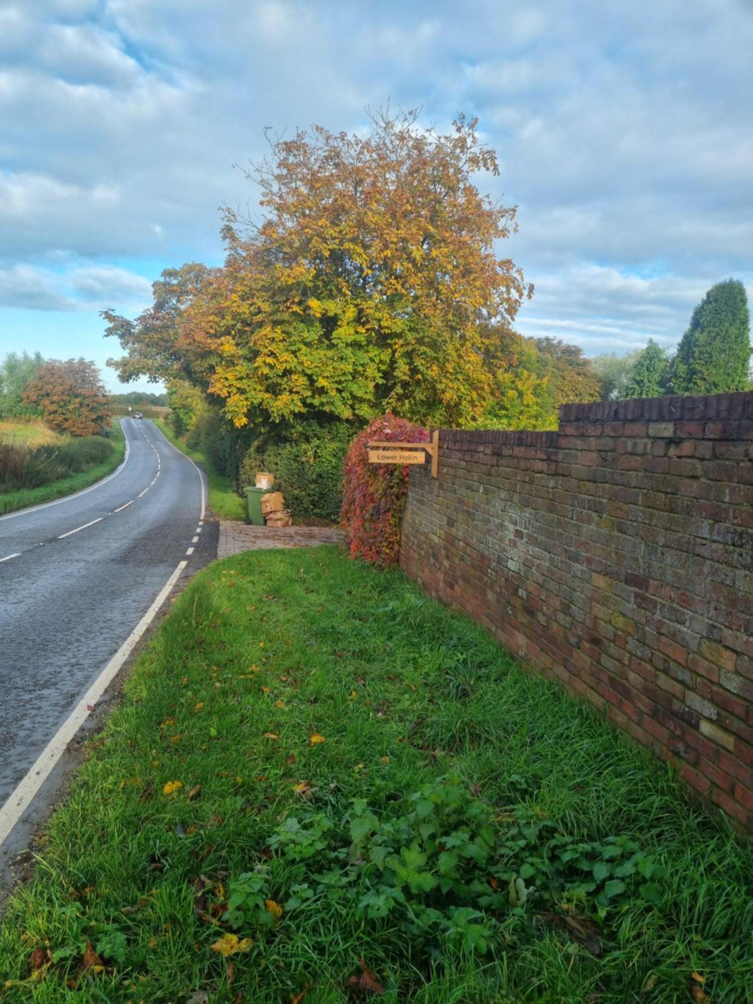 Lower Hollin- With Countryside Views Within A Private * Rock (Worcestershire)