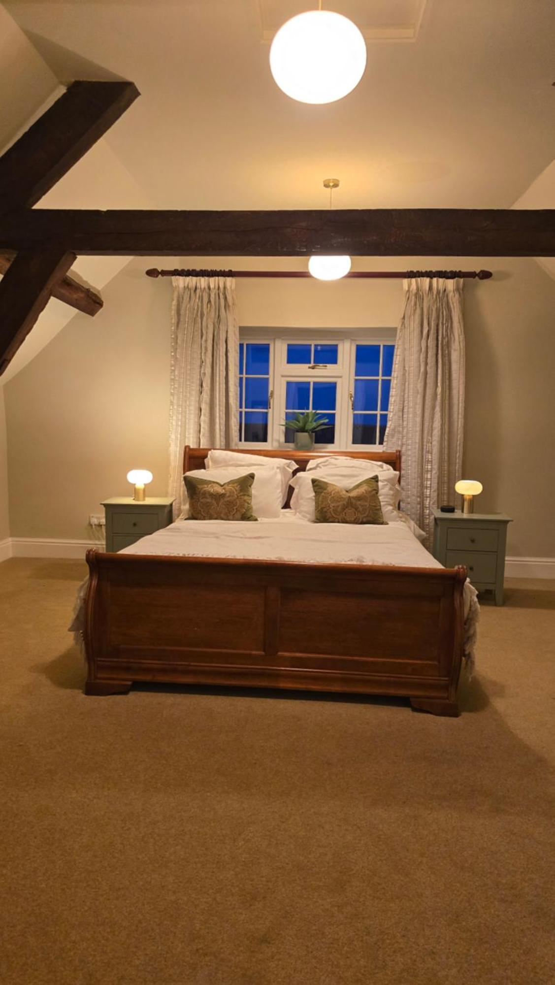 Lower Hollin- With Countryside Views Within A Private Rock (Worcestershire)